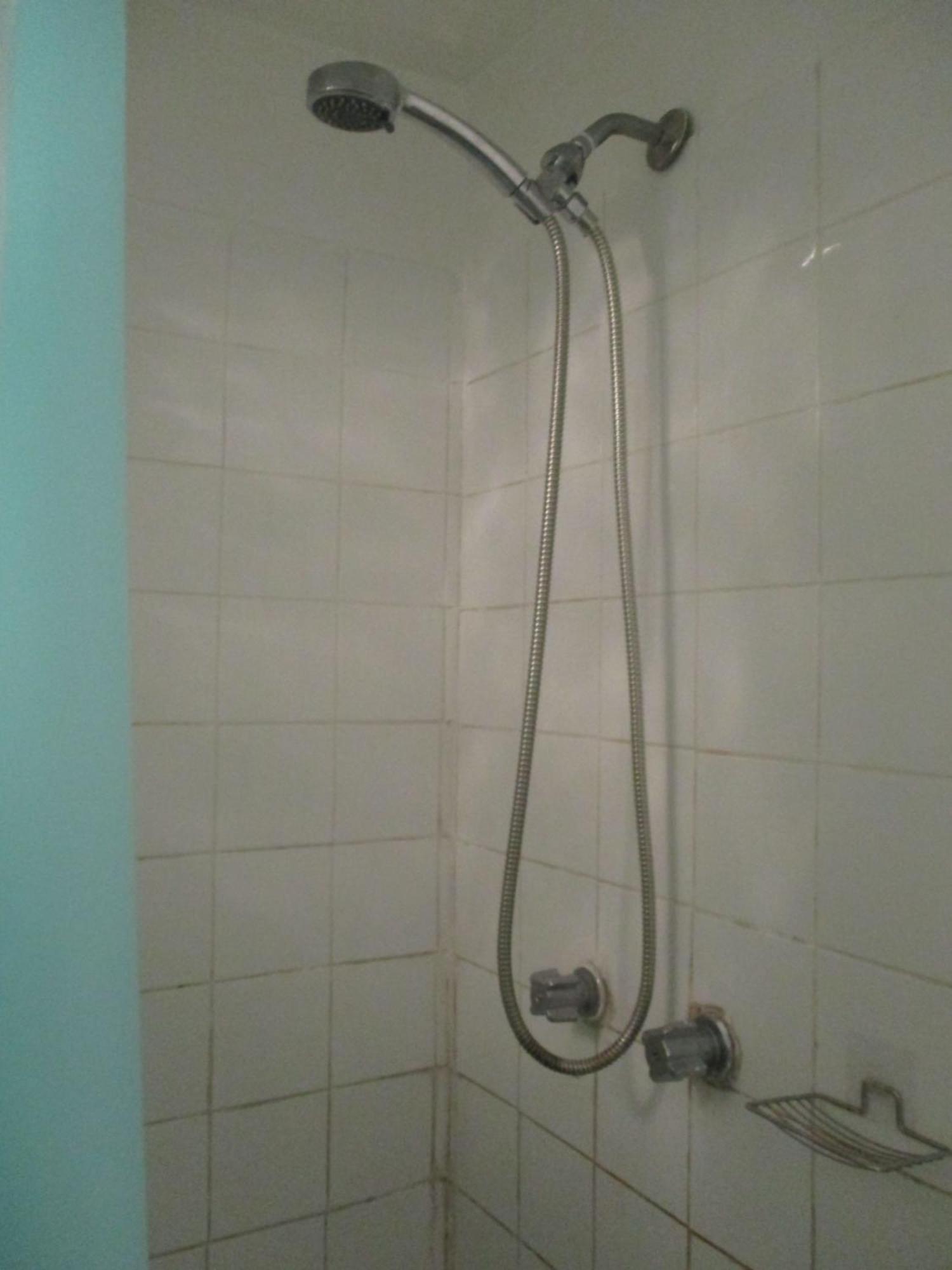 High Park Single Room With Personal Washroom And Kitchen Toronto Exterior photo